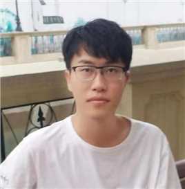 陆佳伟老师照片